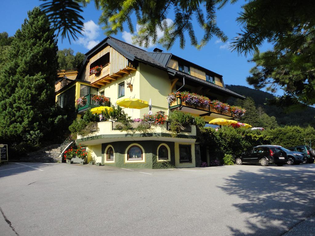 Hotel Landgasthof Hubertusstubn Sankt Michael im Lungau Esterno foto